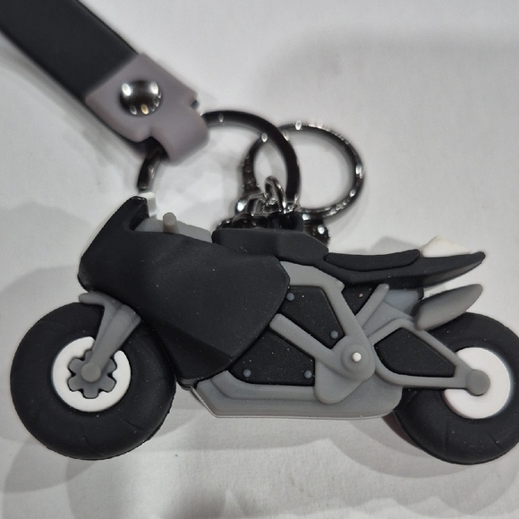 Fast & Furious Motorcycle Keychain With Rubber Strap - Picture 3 of 4